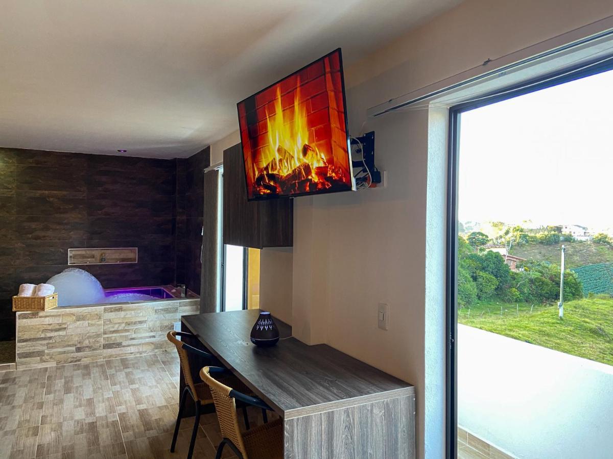 Cabanas Con Jacuzzi Y Chimenea - Casa Floral, Marinilla Exterior foto